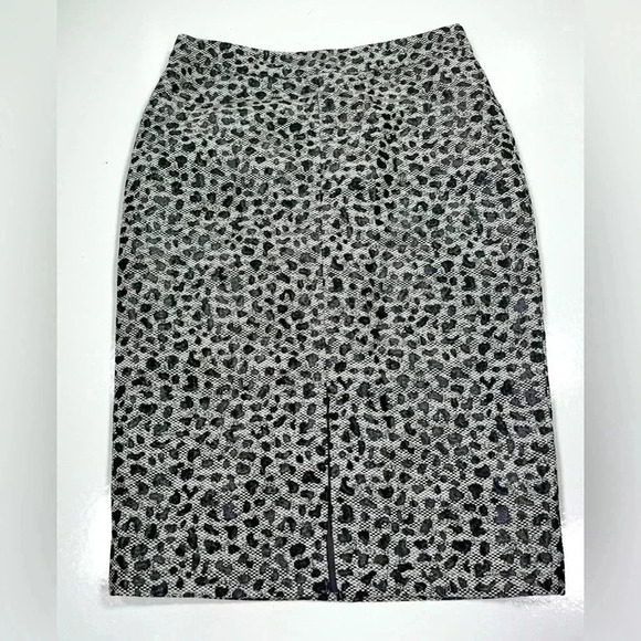 Etcetera Pencil Skirt Black Gray Animal Print NWT Women’s Size 6 Front Slit - Picture 1 of 11